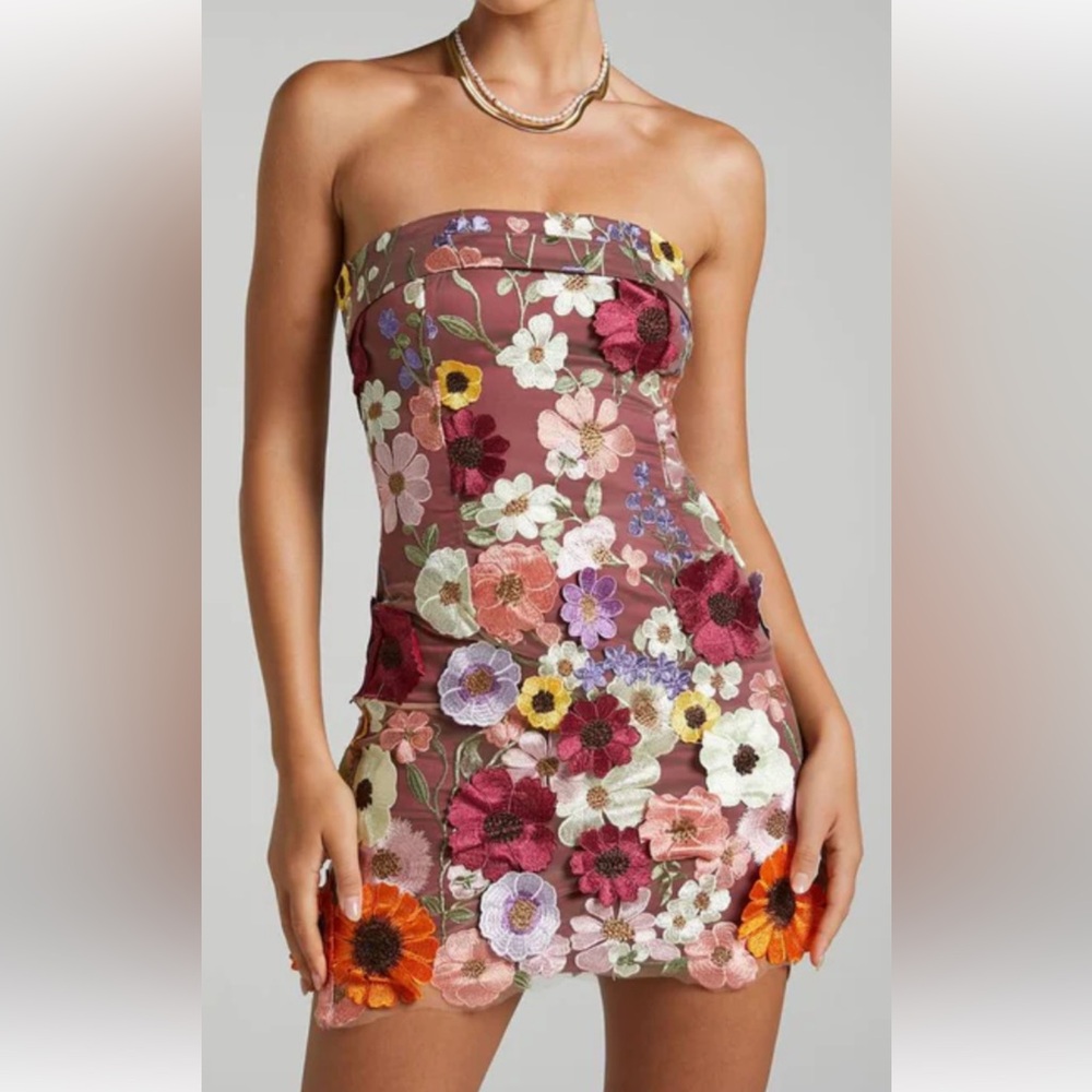 Multicolor floral dress originally from showpo, fits GREAT US size 4